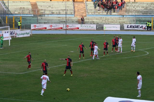 (VIDEO) Che brutto Cosenza. I rossoblu, come a Foggia, giocano solo un tempo e con il Barletta finisce 1 a 1 78 CS BA 06