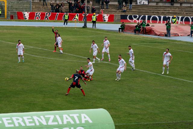 (VIDEO) Che brutto Cosenza. I rossoblu, come a Foggia, giocano solo un tempo e con il Barletta finisce 1 a 1 79 CS BA 07
