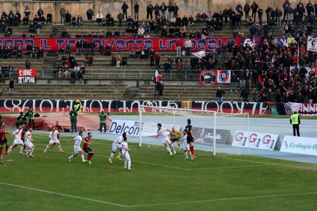 (VIDEO) Che brutto Cosenza. I rossoblu, come a Foggia, giocano solo un tempo e con il Barletta finisce 1 a 1 80 CS BA 08