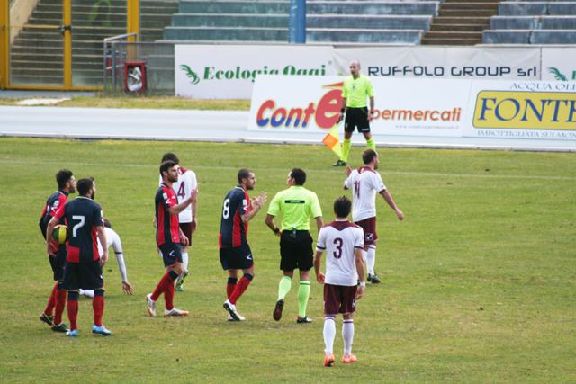 (GUARDA IL VIDEO) Un battagliero Cosenza lotta e blocca sul pareggio la Salernitana. Al San Vito finisce 0 a 0 66 CS Sa 09