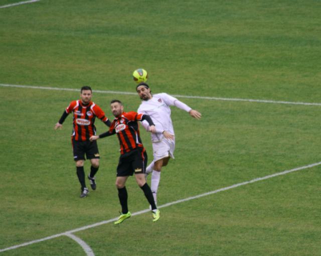 Cosenza che scoppola! I rossoblu giocano solo un tempo e il Foggia cala il poker. Allo Zaccheria finisce 4 a 1 66 Fo CS 04
