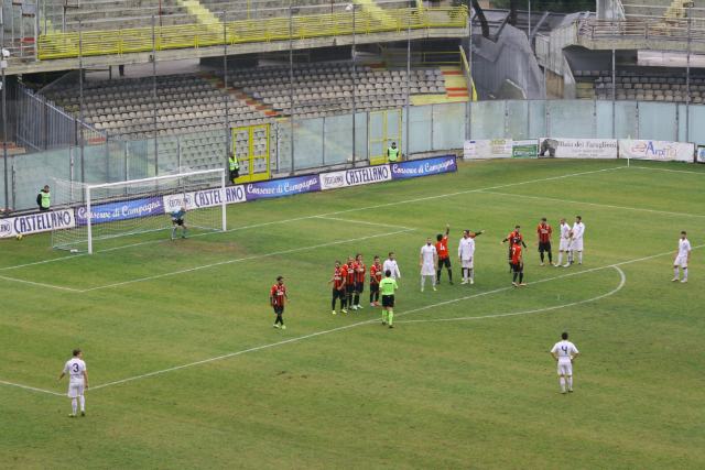 Cosenza che scoppola! I rossoblu giocano solo un tempo e il Foggia cala il poker. Allo Zaccheria finisce 4 a 1 69 Fo CS 05