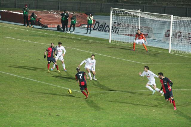 Coppa Italia, semifinale di andata: una prodezza di Criaco fa felice il Cosenza. Battuto il Pontedera 1 - 0 68 Cos pont 04