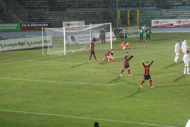 Coppa Italia, semifinale di andata: una prodezza di Criaco fa felice il Cosenza. Battuto il Pontedera 1 - 0 71 Cos pont 07