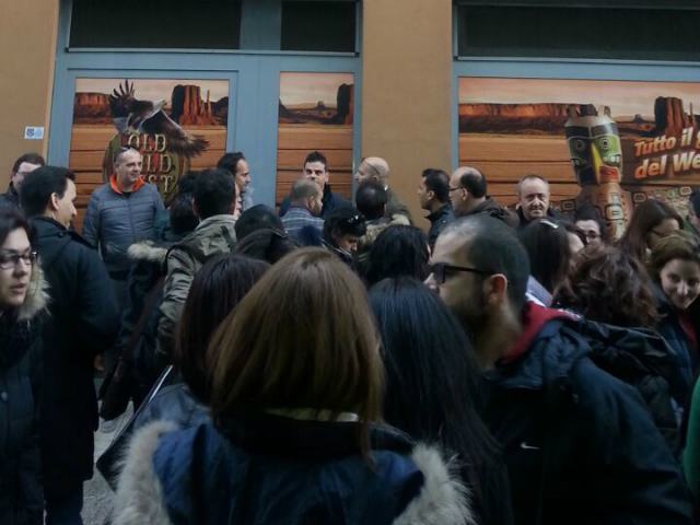 Infocontact, la protesta nella sede di Rende. Lavoratori in stato d'agitazione (FOTO) 62 Infoc03