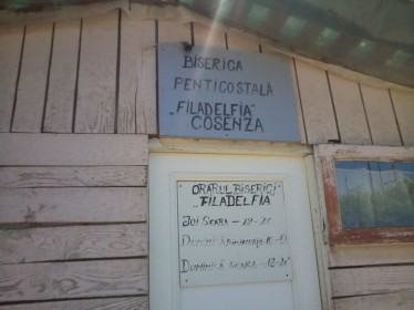 Distrutte le baracche disabitate, tendopoli inospitale. I residenti: 'Non siamo animali' (FOTO) 130 campo-rom-cosenza-sgombero (13)