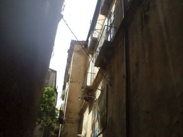 Un altro crollo a Cosenza Vecchia, evacuata una famiglia (FOTO) 114 crollo-cosenza-vecchia (14)