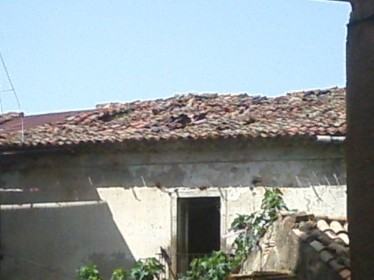 Un altro crollo a Cosenza Vecchia, evacuata una famiglia (FOTO) 105 crollo-cosenza-vecchia (4)