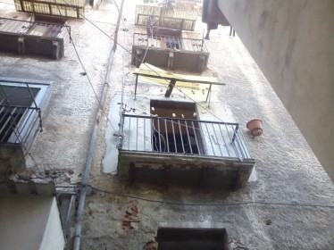 Un altro crollo a Cosenza Vecchia, evacuata una famiglia (FOTO) 107 crollo-cosenza-vecchia (6)
