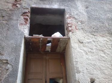 Un altro crollo a Cosenza Vecchia, evacuata una famiglia (FOTO) 109 crollo-cosenza-vecchia (8)