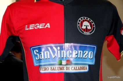 Presentata la squadra cosentina che parteciperà al campionato di serie A di calcio a cinque (FOTO) 73 maglia particolare