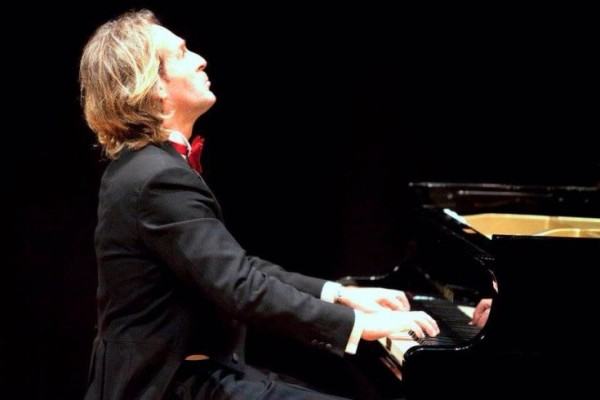 Ad Altomonte il 'Festival Euromediterraneo 2015', domani sera 'Note preziose in concerto' 54 Altomonte_il maestro Consales