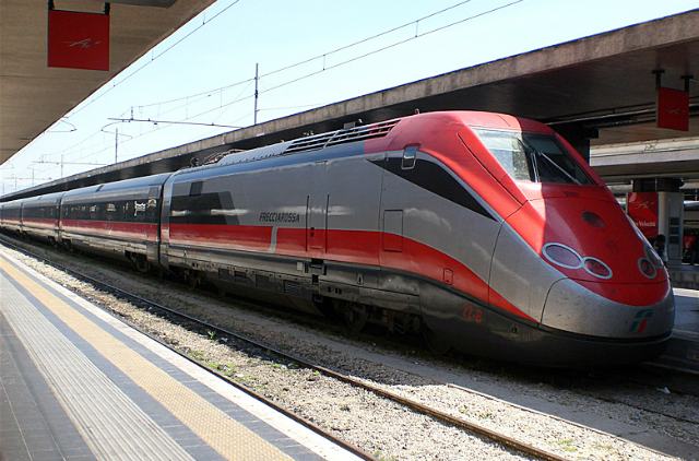 Il premier Renzi: "non far arrivare l'alta velocità in Calabria sarebbe una vergogna" 52 Freccia Rossa