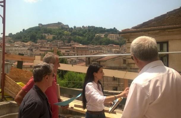 assessore fresca con i tecnici istituto di geofisica