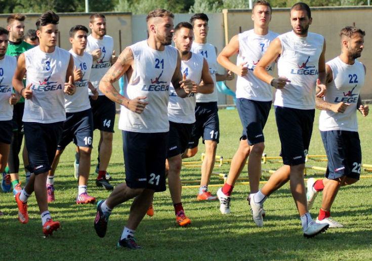 Blondett: "il rinvio della gara contro il Catania ci sfavorisce. Domenica vittoria voluta e del gruppo" 54 Allenamento Cosenza