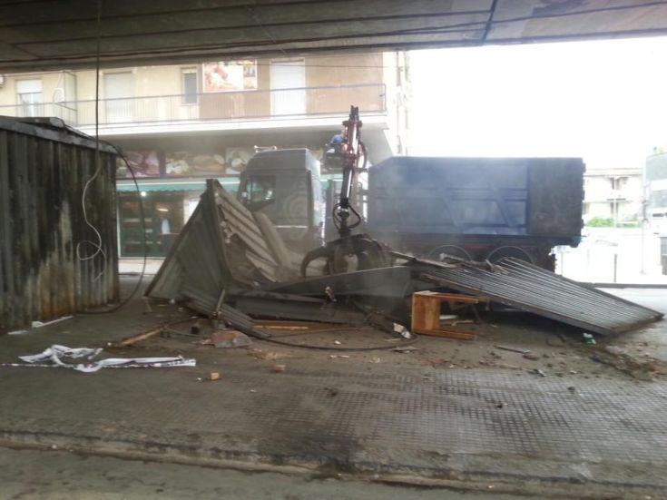 Cosenza: riqualificazione via Padre Giglio, prosegue la demolizione dei box 63 Box Via padre giglio_03