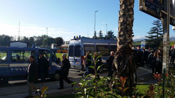 Mobilitazione sindacati: disagi e blocchi all'uscita della A3 di Cosenza Nord, 106 jonica e imbarchi di Villa (FOTO) 72 20151130_090317