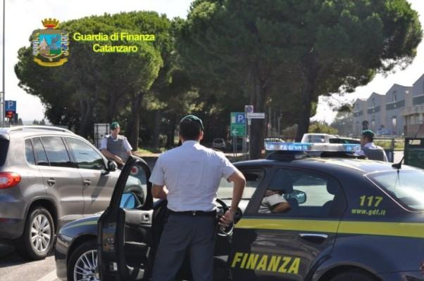 Usura, prestano denaro ad imprenditori con tassi fino al 93%. Sette avvisi di garanzia 54 Finanza Catanzaro