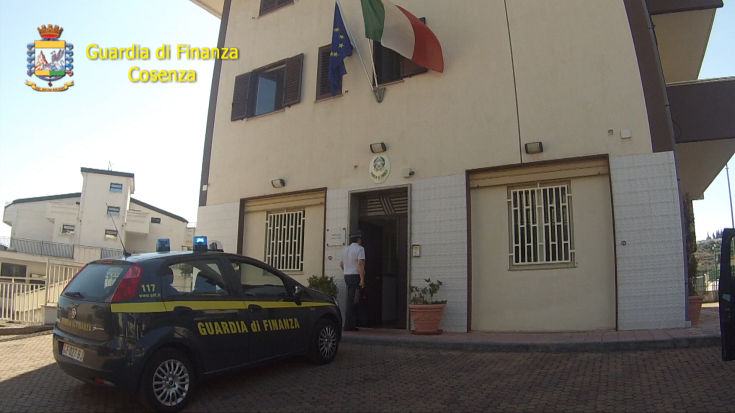 Rossano, scoperta l'ennesima truffa all'Inps da 300mila euro. 76 persone denunciate 57 GdfFotoUno 2