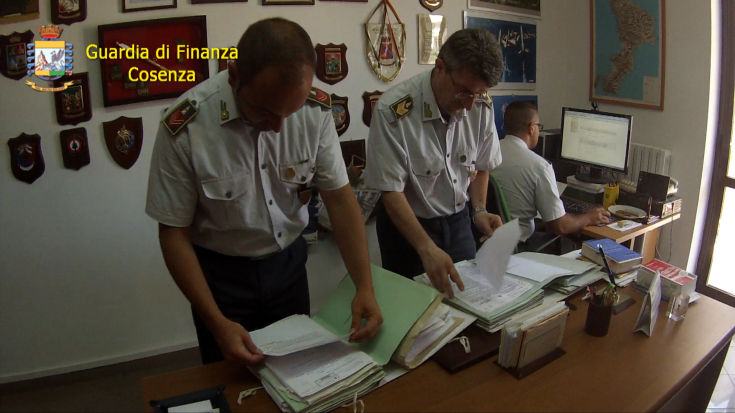 Rossano, scoperta l'ennesima truffa all'Inps da 300mila euro. 76 persone denunciate 56 GdfFotoUno 3