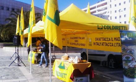 Produttori latte 'trasformano' il Metropolis in una stalla: ''Le multinazionali vi truffano'' (FOTO) 135 coldiretti-latte (24)