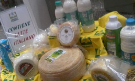 Produttori latte 'trasformano' il Metropolis in una stalla: ''Le multinazionali vi truffano'' (FOTO) 116 coldiretti-latte (5)