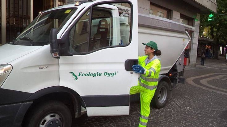 Rifiuti, alcuni cittadini di Cosenza snobbano la differenziata. Ecologia Oggi: "è un dovere nei confronti dell'ambiente" (AUDIO INTERVISTA) 54 ecologia oggi mezzi
