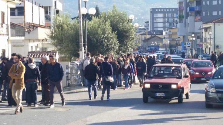 Mobilitazione sindacati: disagi e blocchi all'uscita della A3 di Cosenza Nord, 106 jonica e imbarchi di Villa (FOTO) 74 protesta a3 (2)