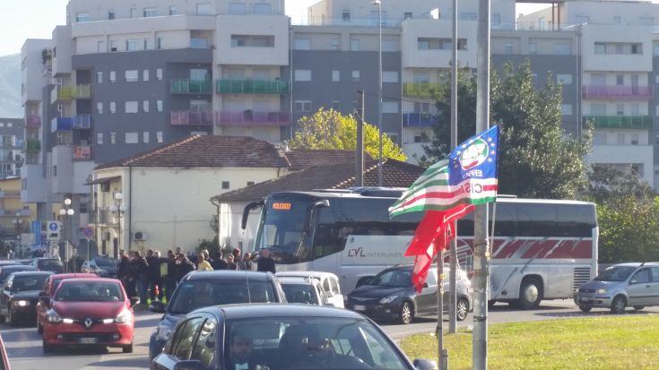 Mobilitazione sindacati: disagi e blocchi all'uscita della A3 di Cosenza Nord, 106 jonica e imbarchi di Villa (FOTO) 75 protesta a3 (3)