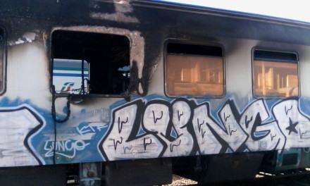 Incendio treno a via Popilia, verifiche tecniche confermano ipotesi dell'episodio doloso (FOTO) 87 vaglio-lise-incendio-trenop (9)