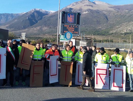 protesta_italcementi