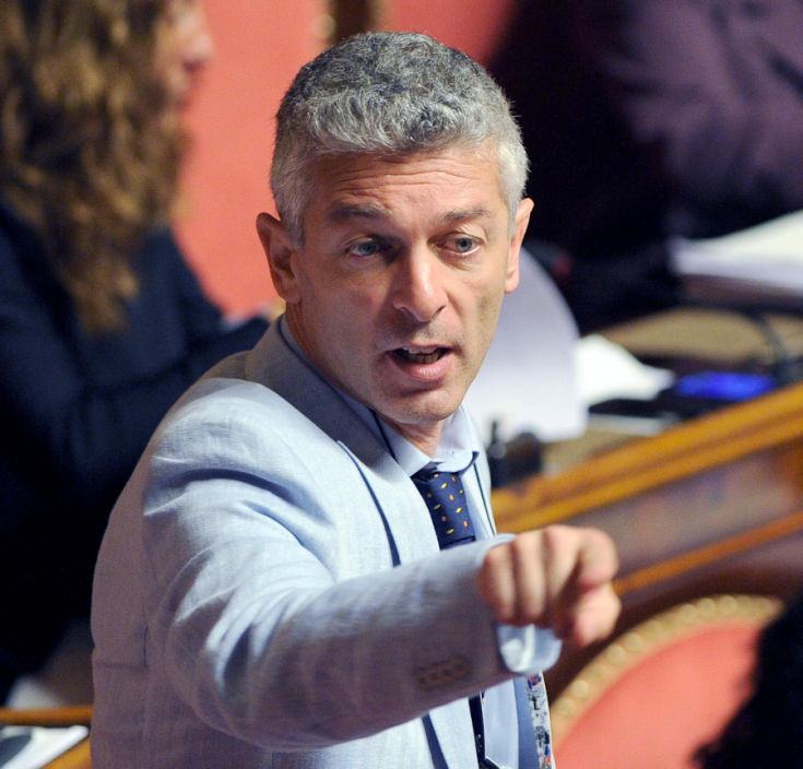 Il sindaco Occhiuto contro il senatore Morra: "dietro le denunce c'è la sua mano" 54 Morra