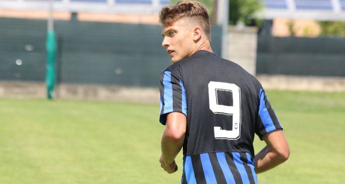 Il giovane Parigi con la maglia dell'Atalanta