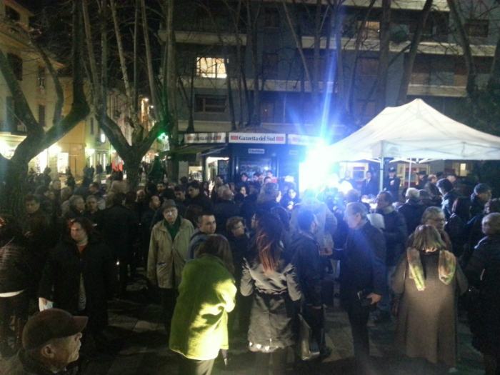Petizione contro la Metro leggera, piazza XI settembre presa d’assalto (FOTO) 65 noemtro 07