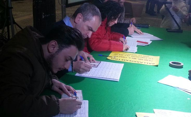 Petizione contro la Metro leggera, piazza XI settembre presa d’assalto (FOTO) 66 nometro 05