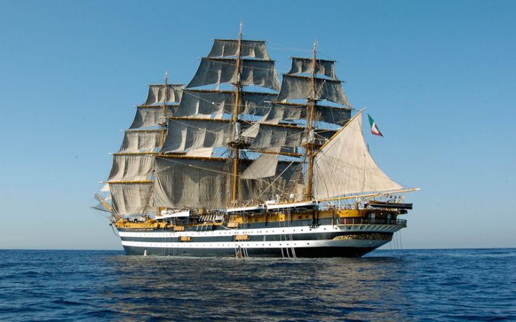 Amerigo vespucci nave militare