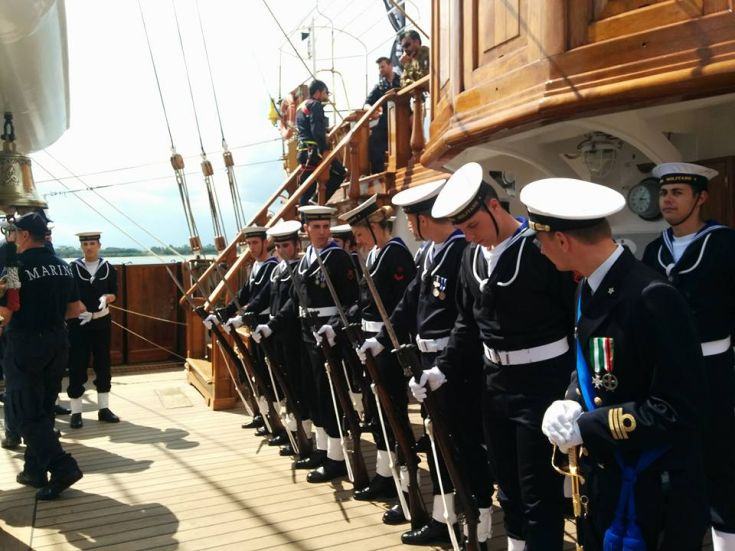 (Foto e Video) La nave scuola Amerigo Vespucci è arrivata a Corigliano. Guarda l'attracco 54 Amerigo corigliano3