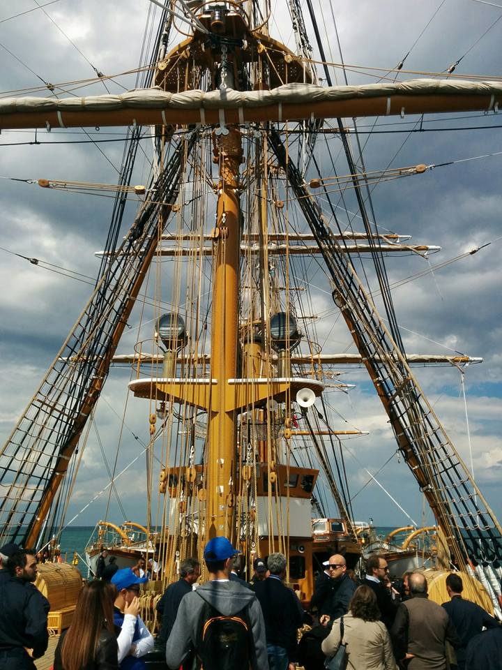 (Foto e Video) La nave scuola Amerigo Vespucci è arrivata a Corigliano. Guarda l'attracco 52 Amerigo vespucci Corigliano