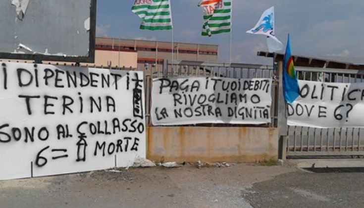 Protesta Lamezia lavoratori terina
