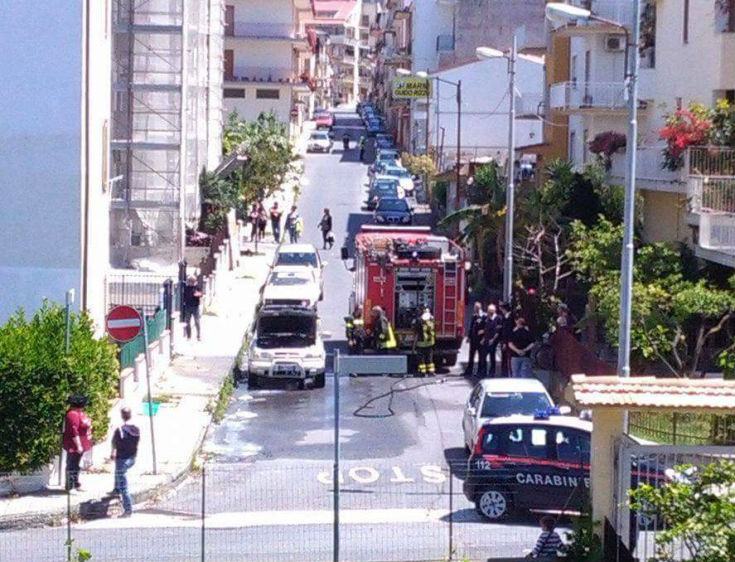 amantea auto incendiata