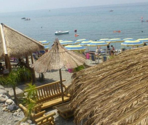 Tentato incendio al lido Copacapana, storica struttura balneare di San Lucido 54 copacabana