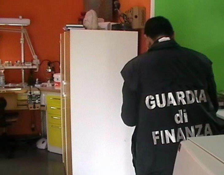 falso dentista cosenza 01