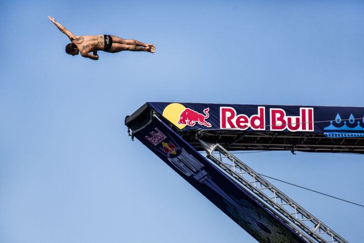 Alessandro De Rose, il tuffatore di Cosenza dalle grandi altezze al Red Bull Cliff Diving World Series di Copenaghen 68 Alessandro De Rose of Italy dives from the 27.5 metre platform during the seeding round of the seventh stop of the Red Bull Cliff Diving World Series, Polignano a Mare, Italy on September 12th 2015.
