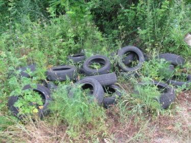 Sequestrata a Cosenza discarica abusiva di pneumatici 56 IMG_1905