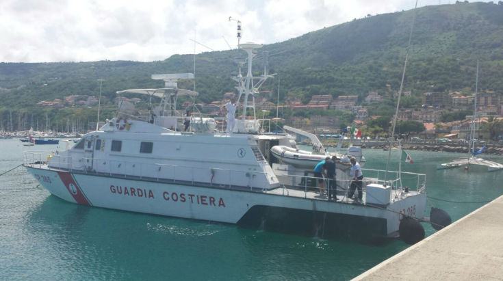Pesca abusiva, sequestrati dieci chilometri di reti illegali 56 guardia costiera