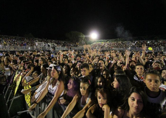 Summer Arena in delirio per J-Ax e Fedez: da 'Calabrisella' a 'Vorrei ma non posto' 60 summer arena