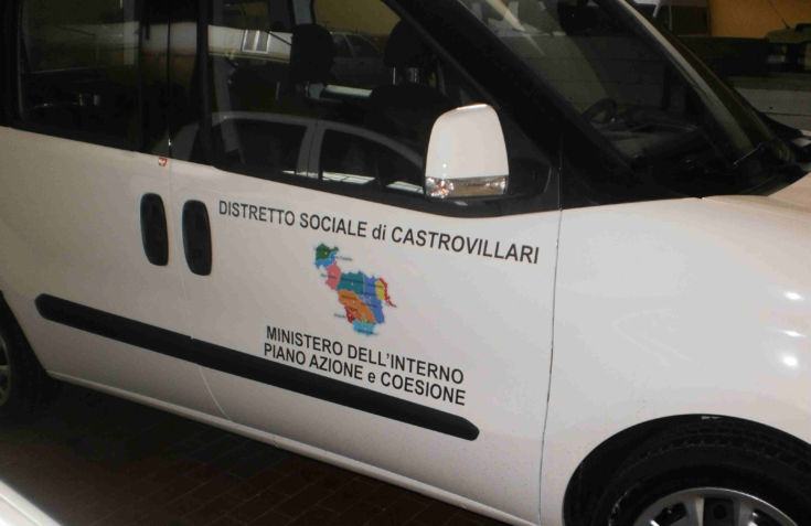 Castrovillari, Comune acquista un'auto medicale per anziani non autosufficienti 54 auto medicale castrovillari 02 - Copia
