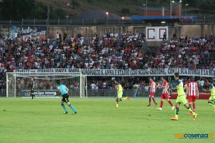 Fotogallery Crotone - Atletico, quella 'imbarazzante' scrematura sui giornalisti. E' festa 'solo' per i 16mila del Marulla 54 Crot_atle_15