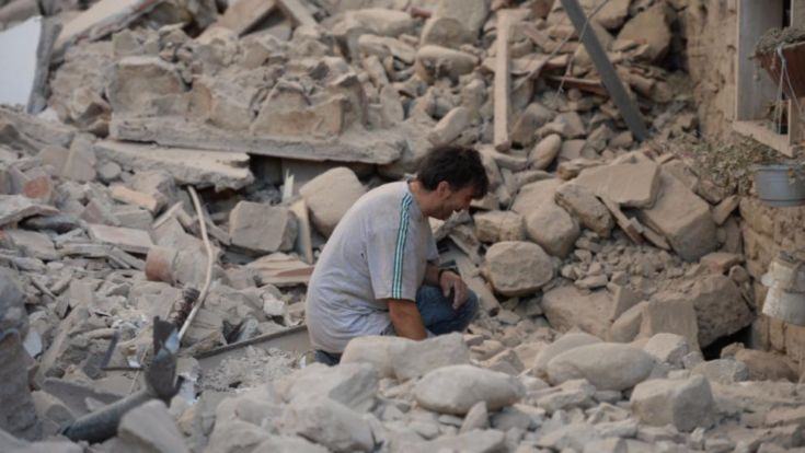 Terremoto, Amatrice ringrazia Cosenza. Pirozzi ad Occhiuto: "Non ho parole, grazie" 56 terremoto devastazione2