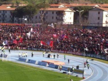 protesta ultras cosenza